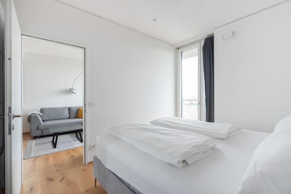 Hoch Hinaus, Neu Und Stilvoll Mit Pool Am Dach Apartment Vienna Exterior photo